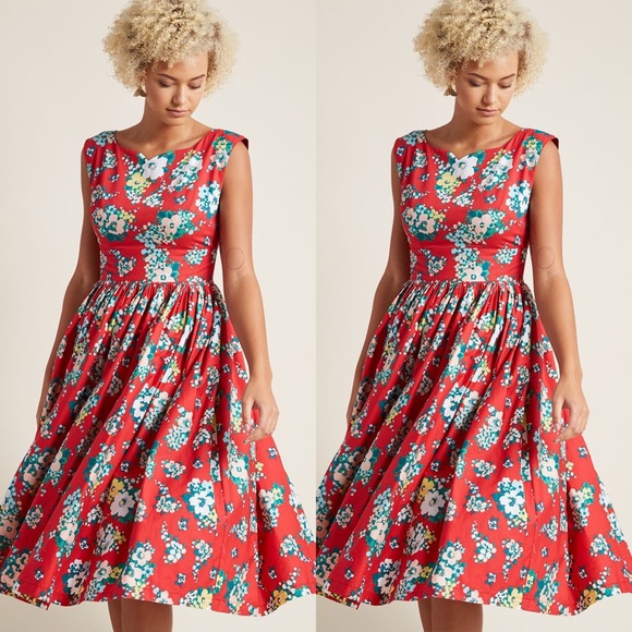 Modcloth Dresses & Skirts - ModCloth Fabulous Floral Fit and Flare Dress Med